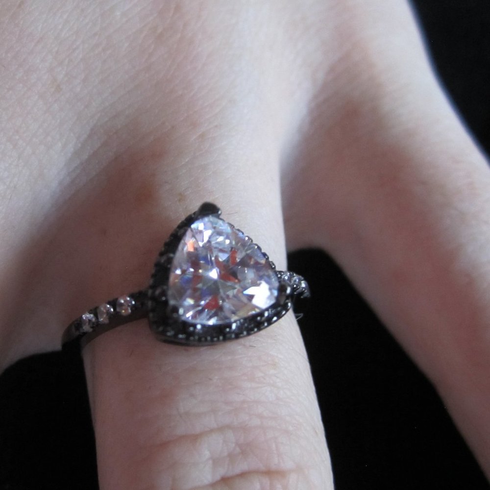 Beautiful Silver & Black Ring
